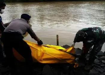 Pria Berkaos Pokja Wartawan Ditemukan Tewas Mengambang di Sungai
