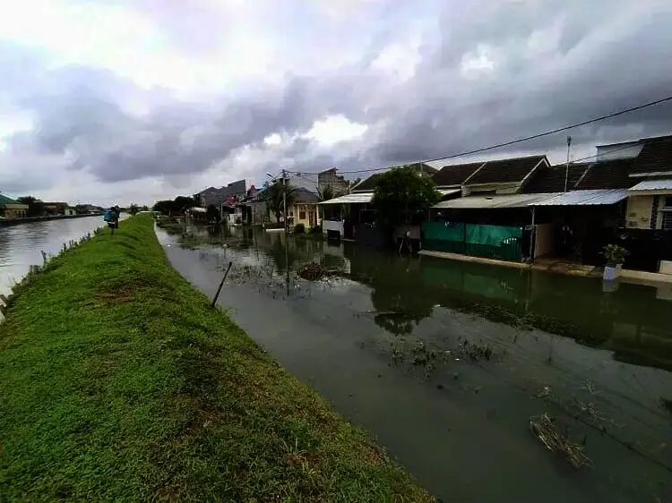 Tanggul Kisdam Bocor, Garden City Tangerang Terendam Banjir Tanggul Kisdam Bocor, Garden City Tangerang Terendam Banjir