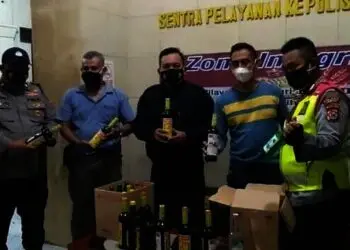 Lima Pemuda dan Puluhan Botol Miras di Rangkasbitung Diamankan