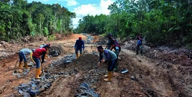 Jalan Pedesaan Gununganten-Jayasari Tahap Pengerasan