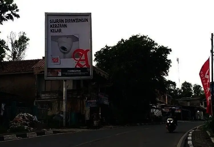 Iklan Rokok Banjiri Jalan Protokol Pandeglang