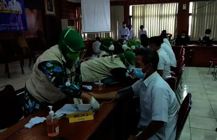 Jelang PTM, Ribuan Guru di Kabupaten Serang Divaksin