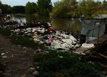 Sampah di Kalimati Ciujung Kabupaten Serang Tak Kunjung Ditangani