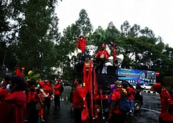 Upah Dibayar Tak Sesuai, Buruh Demo di Kantor Puspem Kota Tangerang