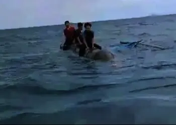Dihantam Ombak, 6 Nelayan Terbalik di Pulo Panjang