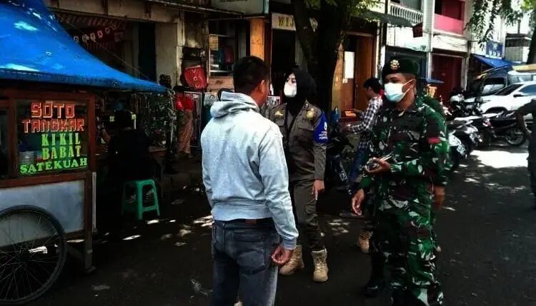 Terjaring Razia Masker, Puluhan Pedagang dan Warga Disanksi