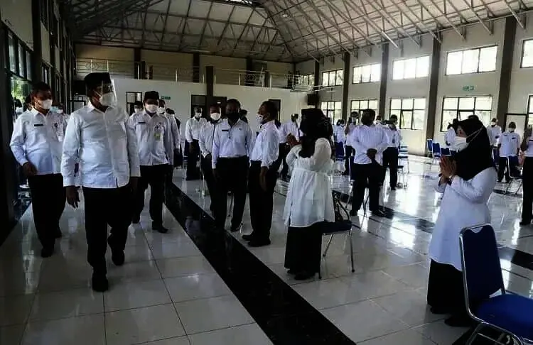 Gubernur Banten Wahidin Halim “Peringatkan” Kepsek dan Guru