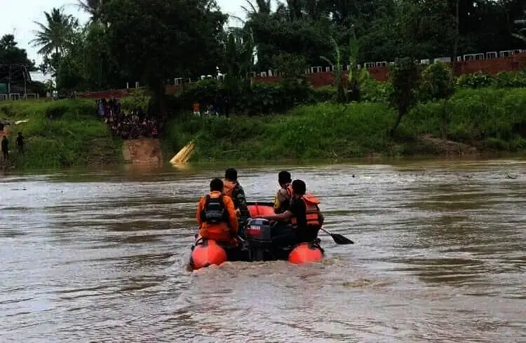 Tukang Perahu Eretan Hilang di Sungai Ciujung