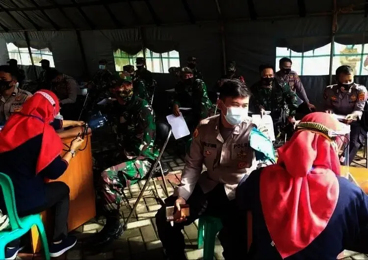 Personel TNI dan Polri serta Pegawai Kejari dan PN Divaksin Covid-19