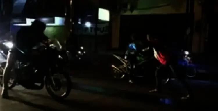 Tak Terima Dibubarkan, Pembalap Liar Keroyok Satpam