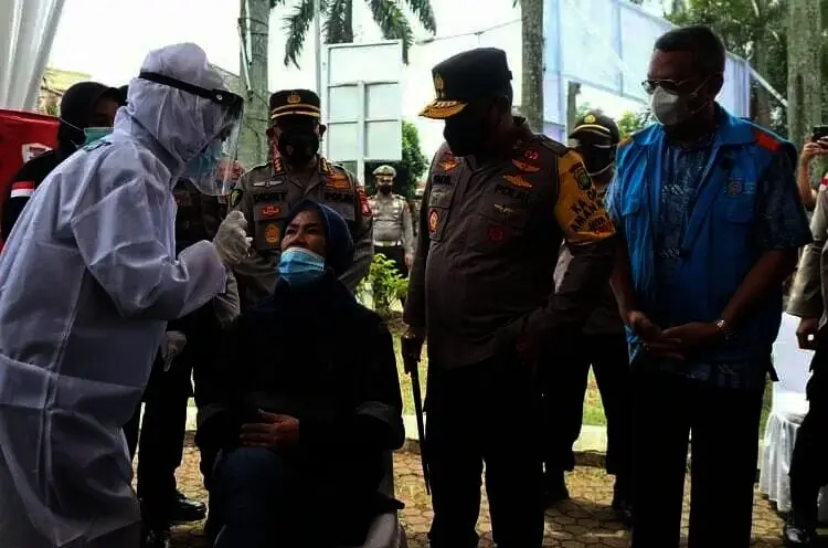Tekan Penyebaran Covid-19, Ribuan Warga Swab Antigen Mandiri