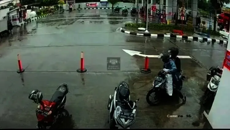 Tak Sampai Semenit, Paket Jasa Ekspedisi Digondol Pencuri