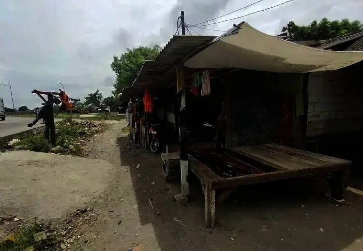 Warga Selapajang Jaya Neglasari Tangerang Menunggu Uang Kerohiman