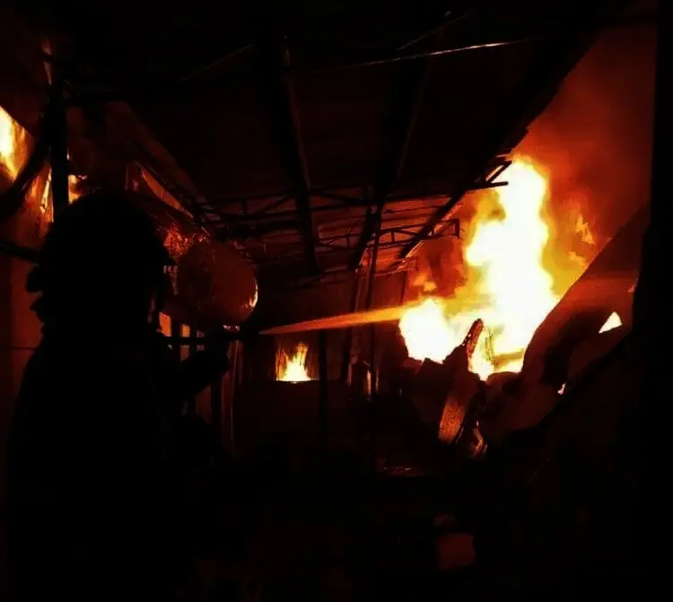 Pabrik Cat di Cikupa Tangerang Ludes Terbakar