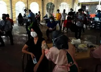 900 Pedagang Pasar 8 Alam Sutera Divaksin Covid-19