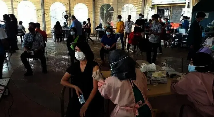 900 Pedagang Pasar 8 Alam Sutera Divaksin Covid-19