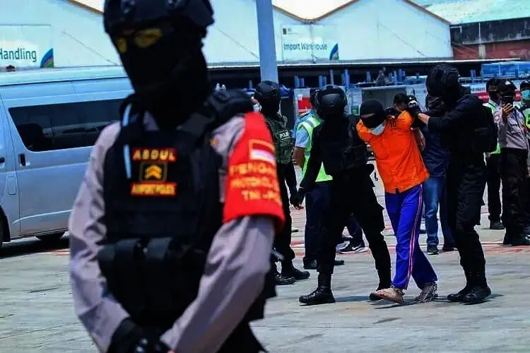 22 Teroris Dibawa ke Rutan Cikeas, Mata Ditutup, Tangan Diikat
