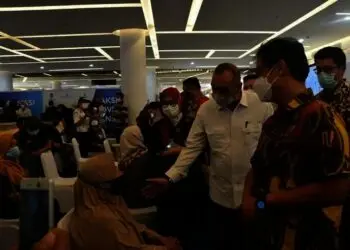 Lihat Vaksinasi di Citra Raya Kabupaten Tangerang, Menkes Terharu