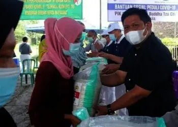 Warga Lemo di Kabupaten Tangerang Mendapat 1.200 Paket Sembako