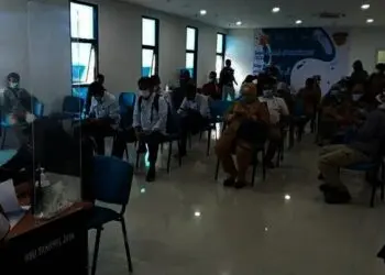 Peserta Vaksinasi Tahap Dua di RSU Tangsel Membludak