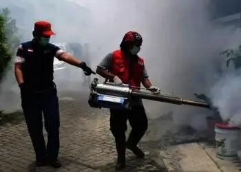 Cegah Penularan DBD, PMI Kota Tangerang Lakukan Fogging