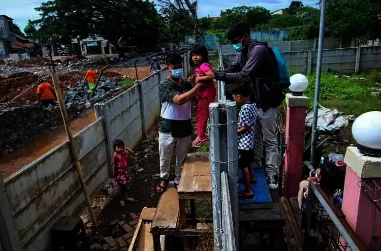 Pagar Beton di Tajur Bikin Geger, DPRD Minta Pemkot Turun Tangan Pagar Beton di Tajur Bikin Geger, DPRD Minta Pemkot Turun Tangan