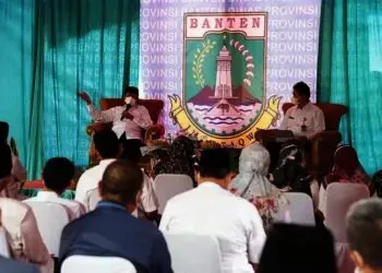 Gubernur Banten Wahidin Halim Ajak Guru Contohkan Protokol Kesehatan