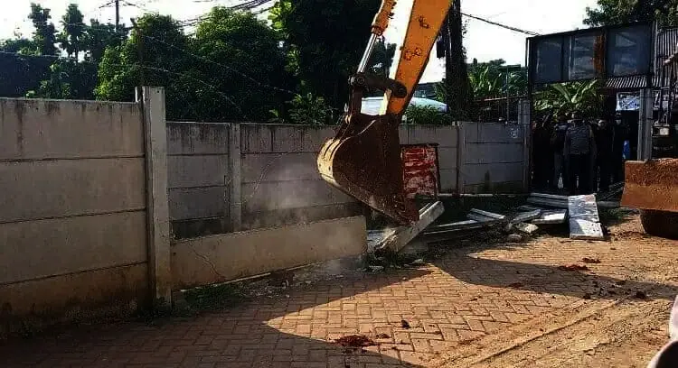 Warga Ciledug Tangerang Pasrah Tembok akan Didirikan Kembali