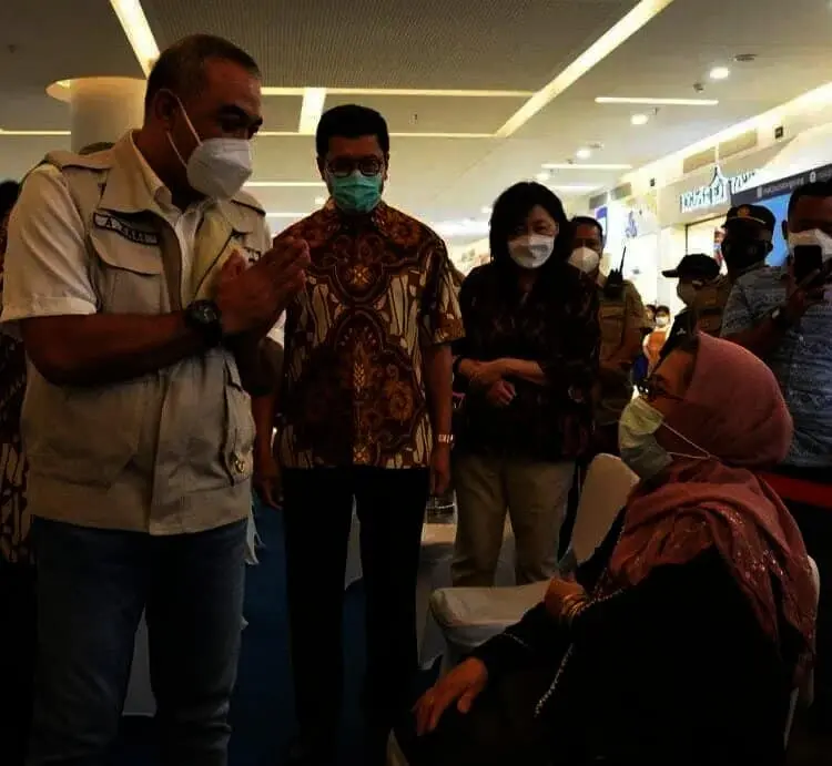 Bupati Zaki Targetkan 15 Orang Divaksin Covid-19 Setiap Hari