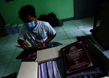 Melihat, Produksi Al Quran Braille Untuk Penyandang Tunanetra