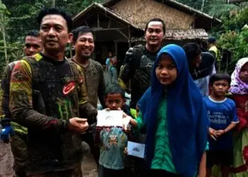 Komunitas Pecinta Trail Adventure Santuni Anak Yatim di Pandeglang