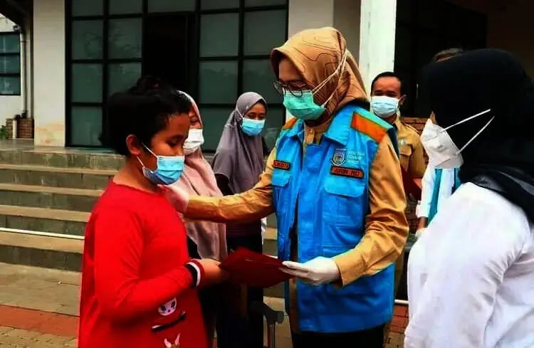 Wali Kota Airin Lepas 65 Pasien Covid-19 Sembuh