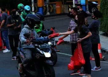 Berbagi Makan Untuk Berbuka Puasa di Tangerang
