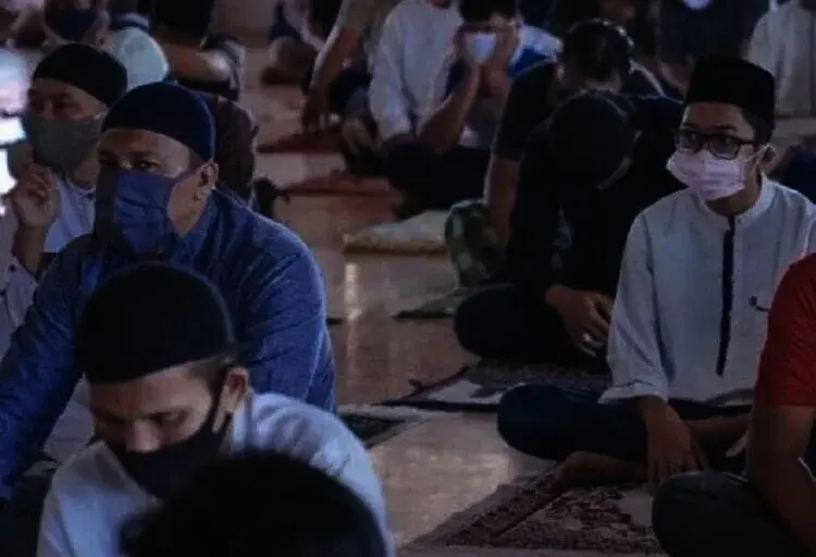 Salat Tarawih dan Idul Fitri Diizinkan, Pemerintah Perluas PPKM