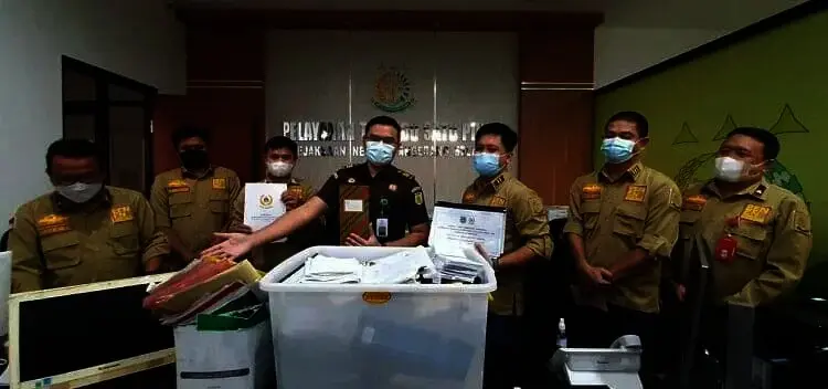 Kasus Dugaan Perjalanan Dinas Fiktif, Kejari Geledah Kantor KONI Tangsel Kasus Dugaan Perjalanan Dinas Fiktif, Kejari Geledah Kantor KONI Tangsel