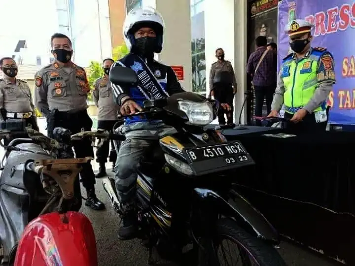 Ditilang dan Dapat Hadiah Motor, Marwan Jadi Duta Keselamatan Lantas