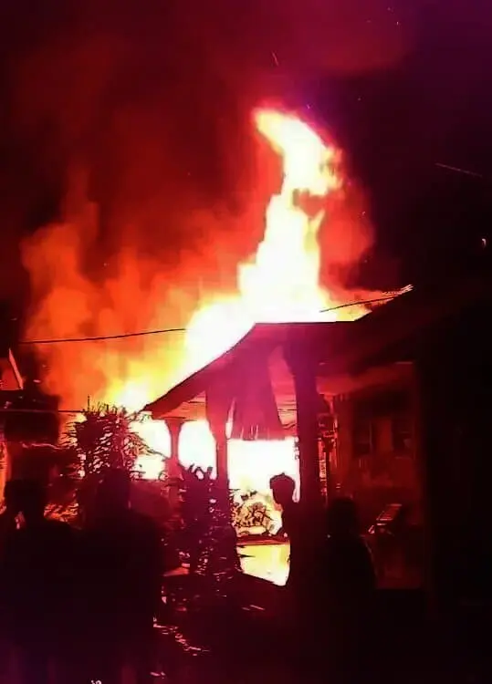 Kabel Digigit Tikus Hingga Korslet, Rumah di Balaraja Tangerang Ludes Terbakar Kabel Digigit Tikus Hingga Korslet, Rumah di Balaraja Tangerang Ludes Terbakar