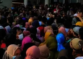 Penyaluran BPUM di Kantor Cabang BRI Cibaliung Pandeglang Langgar Protokol Kesehatan