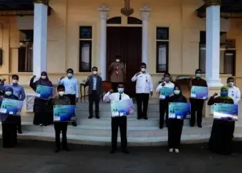 16.165 Guru Swasta Diberi Insentif, Wahidin Halim Salurkan Secara Simbolis