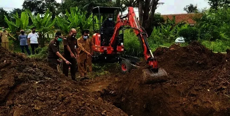671 Kg Daging Oplosan di Kota Tangerang Dimusnahkan