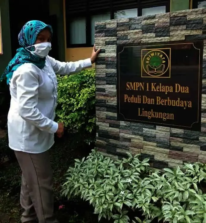 Raih Adiwiyata Mandiri Secara Persuasif, SMPN 1 Kelapa Dua Ajak Warga Sekolah Cinta Lingkungan