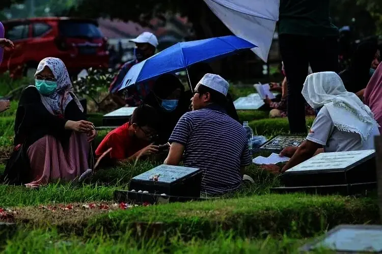 Ziarah Kubur Jelang Ramadhan