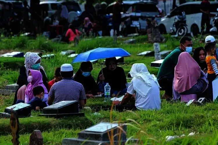 Ziarah Kubur Jelang Ramadhan