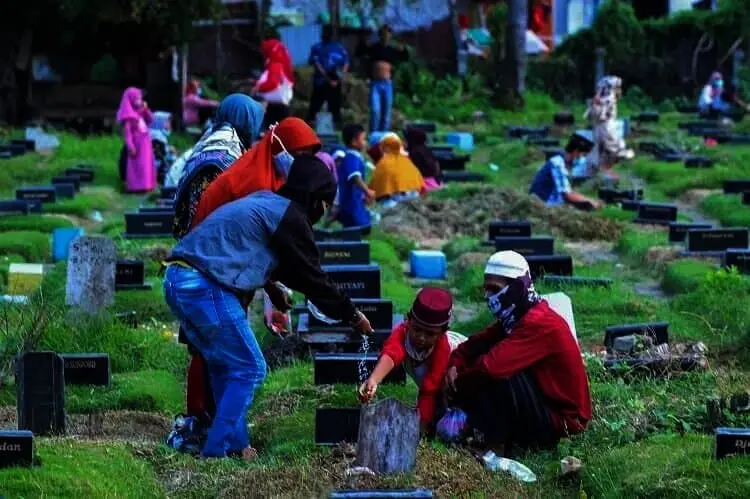 Ziarah Kubur Jelang Ramadhan