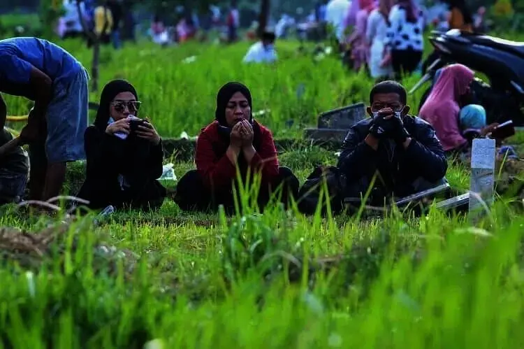 Ziarah Kubur Jelang Ramadhan