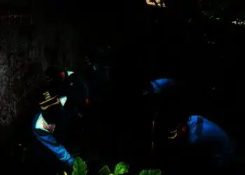 Cegah Penyakit Menular, Masyarakat di Sukadiri Tangerang Bersihkan Saluran Air