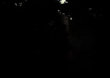 Sampah Dibiarkan Berserakan di Jalan Caringin-Pandeglang