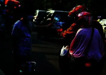 Jasa Penukaran Uang Musiman Mulai Bermunculan Jelang Lebaran