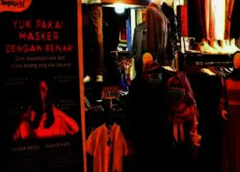 Jelang Idul Fitri, Pengunjung Pusat Perbelanjaan Meningkat dengan Prokes Ketat