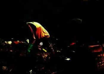 Akhirnya Tumpukan Sampah Dibersihkan DLH Pandeglang